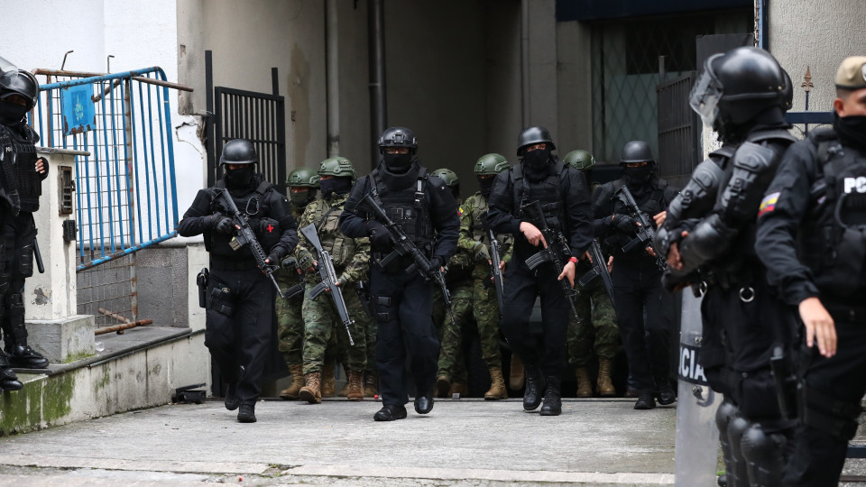 Policia