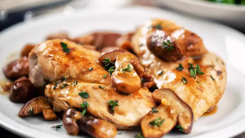 Frango com cogumelos