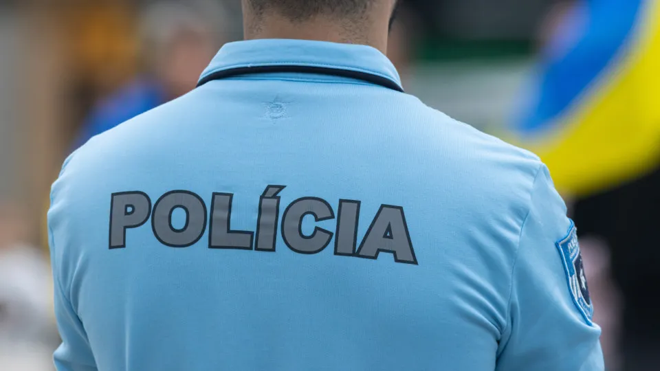 Policia